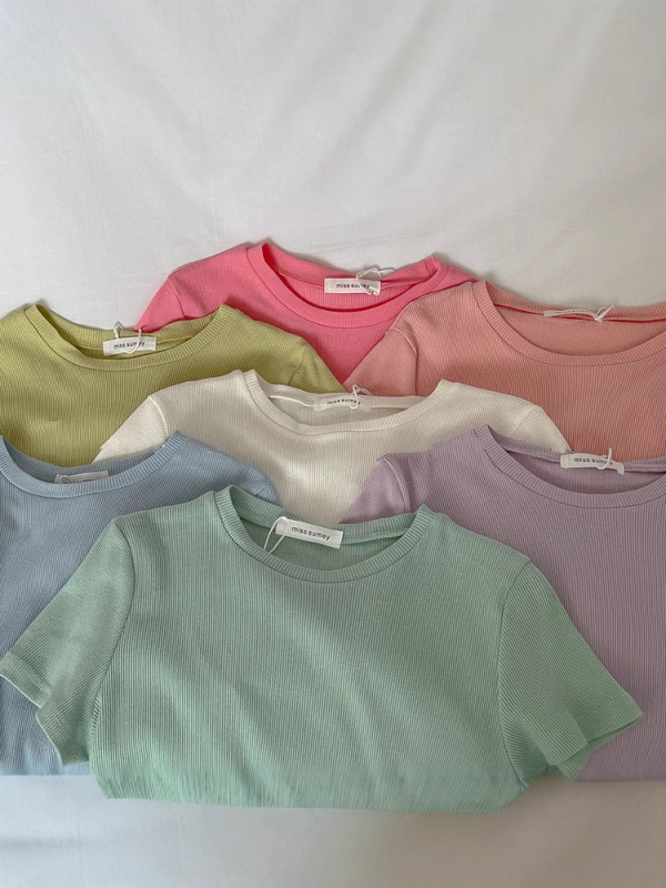 Sievietes T-krekls ar apaļu kaklu, īsām piedurknēm, šaurs griezums, elastīgs adījums, viskoze 90–95%