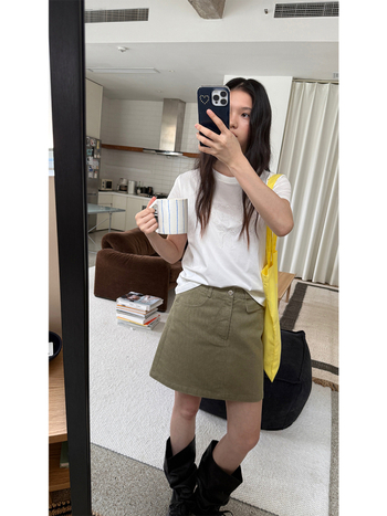 Allo T-krekls ar sirds izšuvumu un apdruku, kokvilnas maisījuma audums, īsās piedurknes, apaļa kakla, brīvs piegriezums, rudens 2025