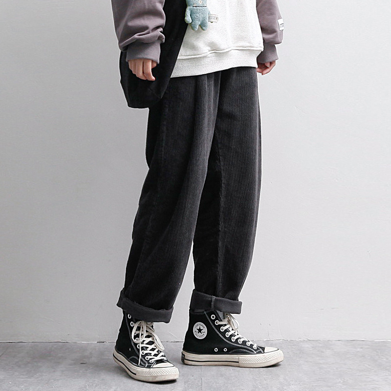 Japán stílusú kordurás férfi nadrág, laza szabású, középmagasságú derék, övvel és kötőzárral záródó