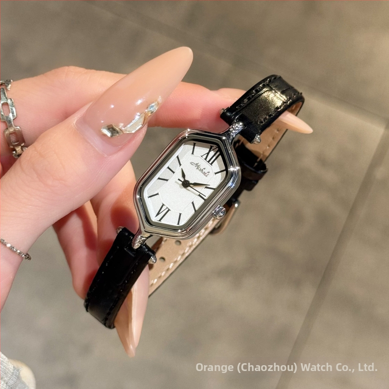 Ceas de damă analog cu curea PU, cadran cu cifre romane, aspect retro (Mecanism quartz • Rezistență la apă 30 m • Carcasă din aliaj • Curea PU • Geam mineral întărit)