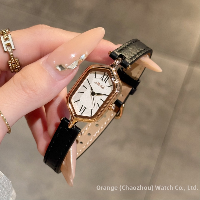 Ceas de damă analog cu curea PU, cadran cu cifre romane, aspect retro (Mecanism quartz • Rezistență la apă 30 m • Carcasă din aliaj • Curea PU • Geam mineral întărit)