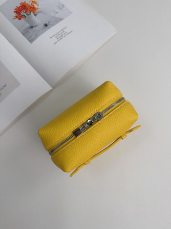 Natūralios odos kosmetinė, pirmosios odos sluoksnio karvės oda, pamušalas drobė, horizontaliai kvadratinė forma, užtrauktukas