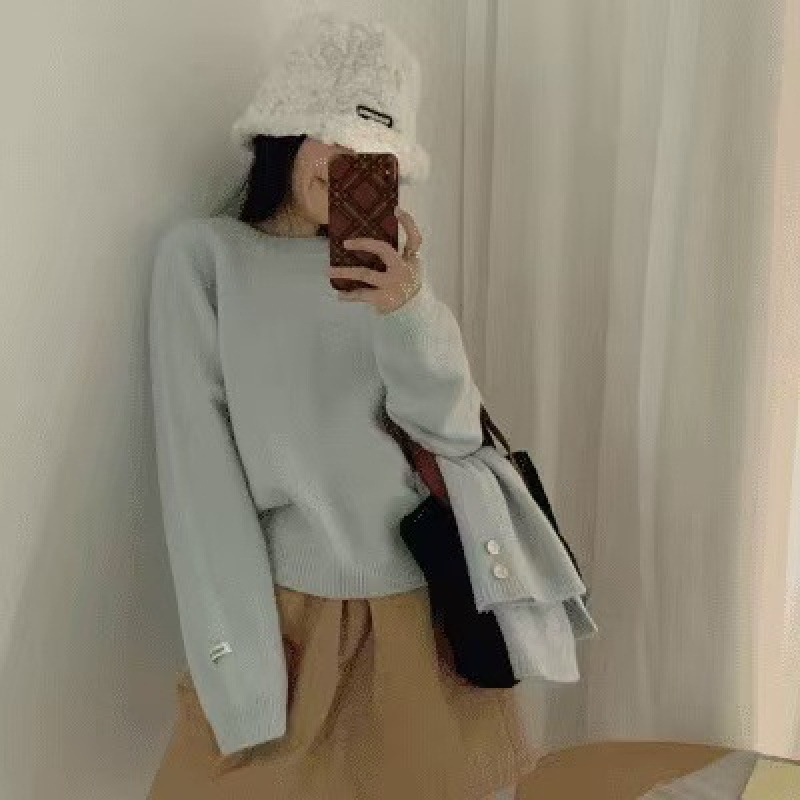 Pleteni pulover s kapuljom i šalom oko vrata, prugasti uzorak, mješavina poliestera i akrila, standardna duljina