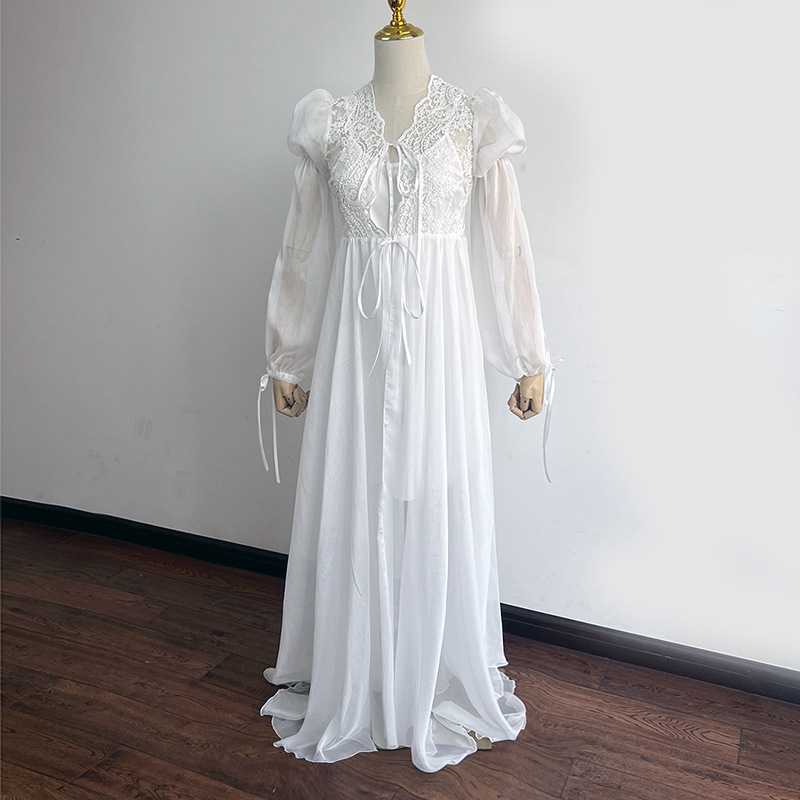 Robe de noapte de mireasă cu tren lung, decolteu în V adânc, mâneci bufante, material plasă cu peste 95% poliester, talie la talie