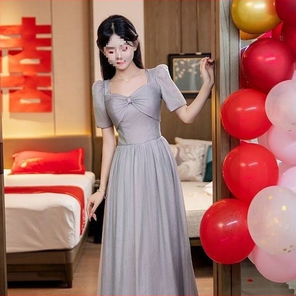 Pruutneitside kleit – A-liiniline lõige, U-kaelus, pikk kleit, satiin 395