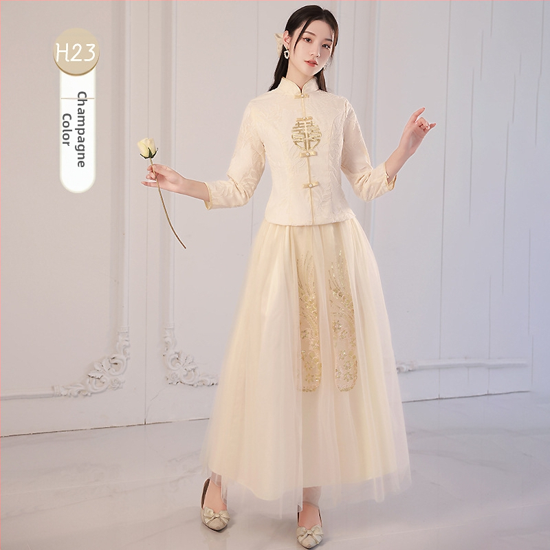 Kinų stiliaus pamergių suknelė, ilgos rankovės, ilga iki grindų suknelė, liemuo vidutinio pločio, stačios apykaklės