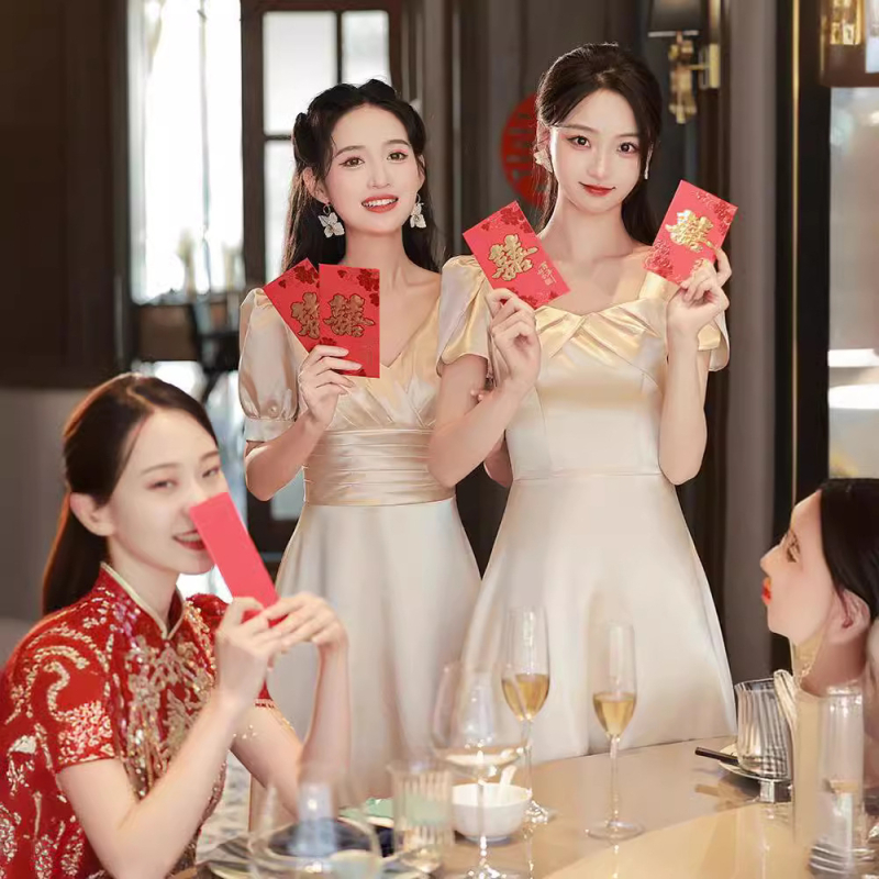 Pamergos suknelė satino, vasara 2022, pagrindinis audinys poliesteris 70–80%, antrasis audinys ≤30%, aukštos klasės