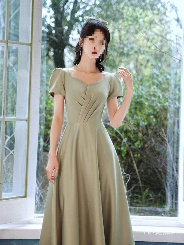 Satiinist pruutneitside kleit, A-liiniline siluett, sügav V-kaelus, varrukateta, pikk kleit