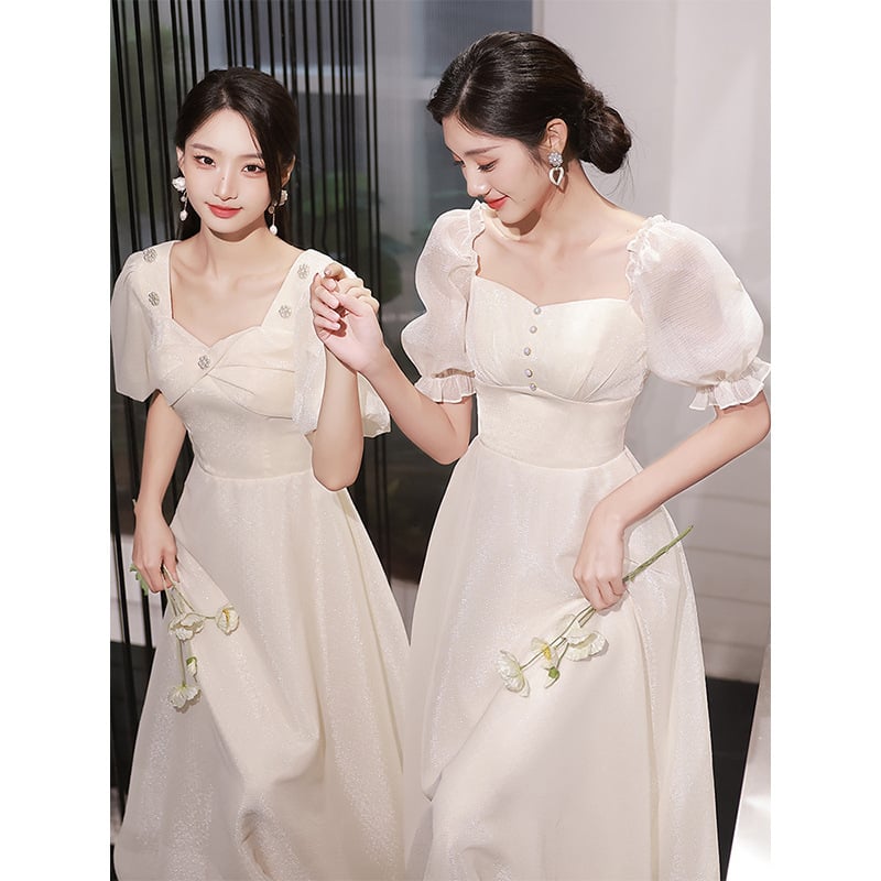 Pruutneitside kleit, A-liin, mullid varrukad, pool varrukad, keskjo vöö, lühike seelik