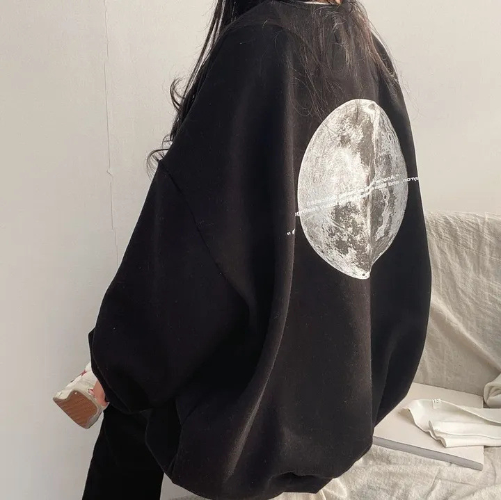 Pulover din bumbac cu imprimare text, croială lejeră, lungime medie, guler rotund, lansare vară 2024