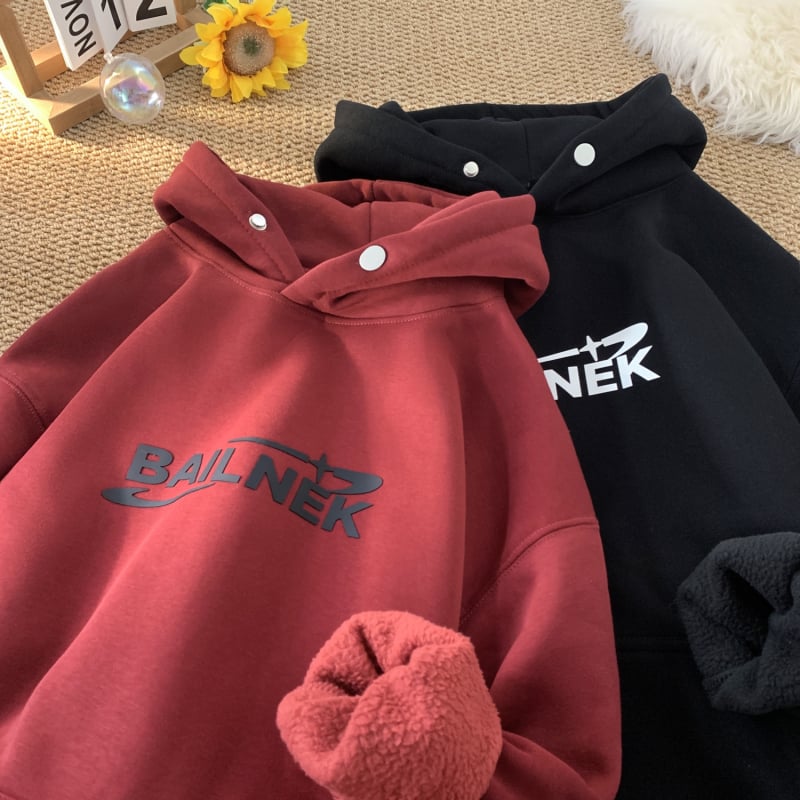 Hanorac cu glugă din fleece imprimat, croială lejeră, pentru bărbați