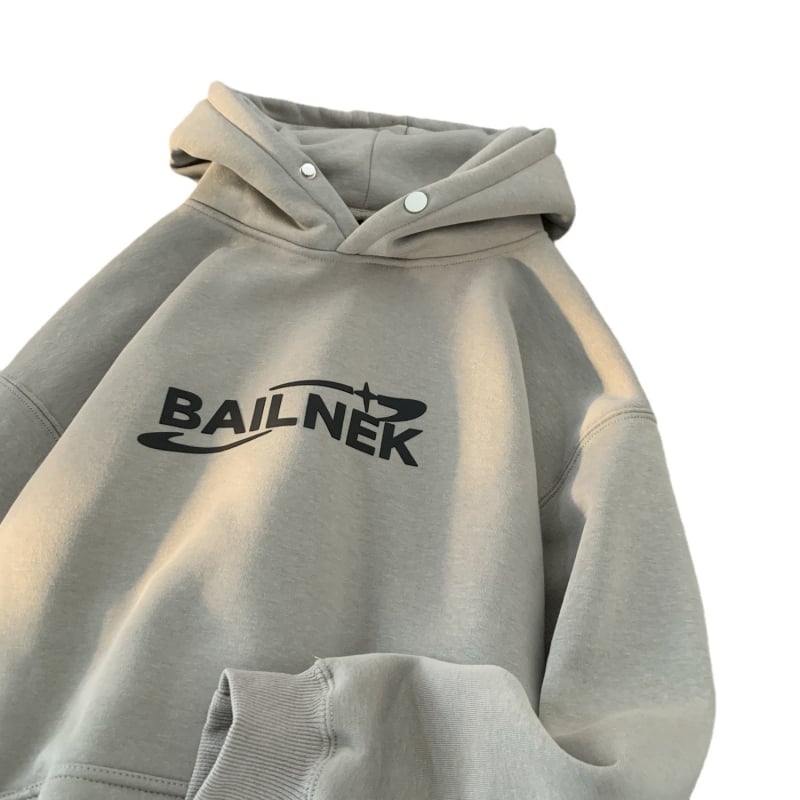 Hanorac cu glugă din fleece imprimat, croială lejeră, pentru bărbați