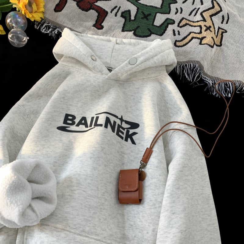 Hanorac cu glugă din fleece imprimat, croială lejeră, pentru bărbați