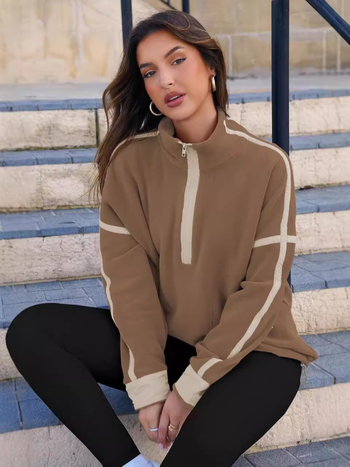 Női kapucnis pulóver cipzárral, hosszú ujjú, álló gallér, colorblock mintázat, zsebek