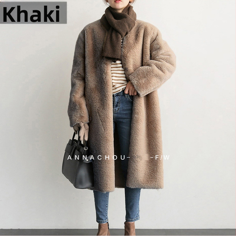 Sieviešu mākslīgās kažokādas mētelis, vidējā garuma 65–80 cm, garas piedurknes, bez apkakles, elegants stils