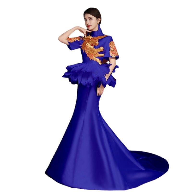 Hiina stiilis õhtukleit, varrukateta, sügav V-kaelus, tikandid, pikk A-liiniga