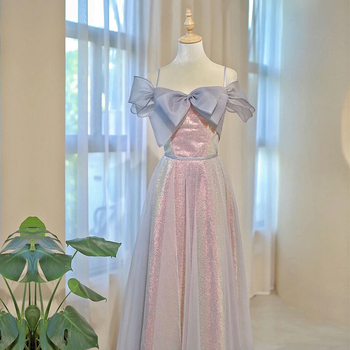 Pruutneitside kleit, polüester, A-liiniline siluett, 3/4 varrukad, talje keskel, pikk kleit