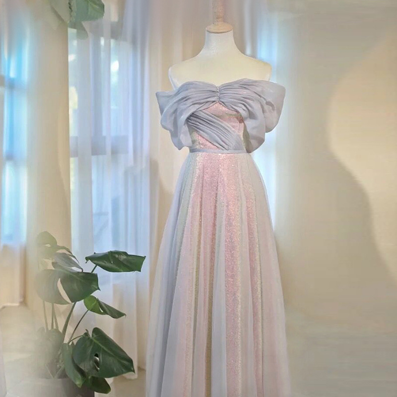 Pruutneitside kleit, polüester, A-liiniline siluett, 3/4 varrukad, talje keskel, pikk kleit