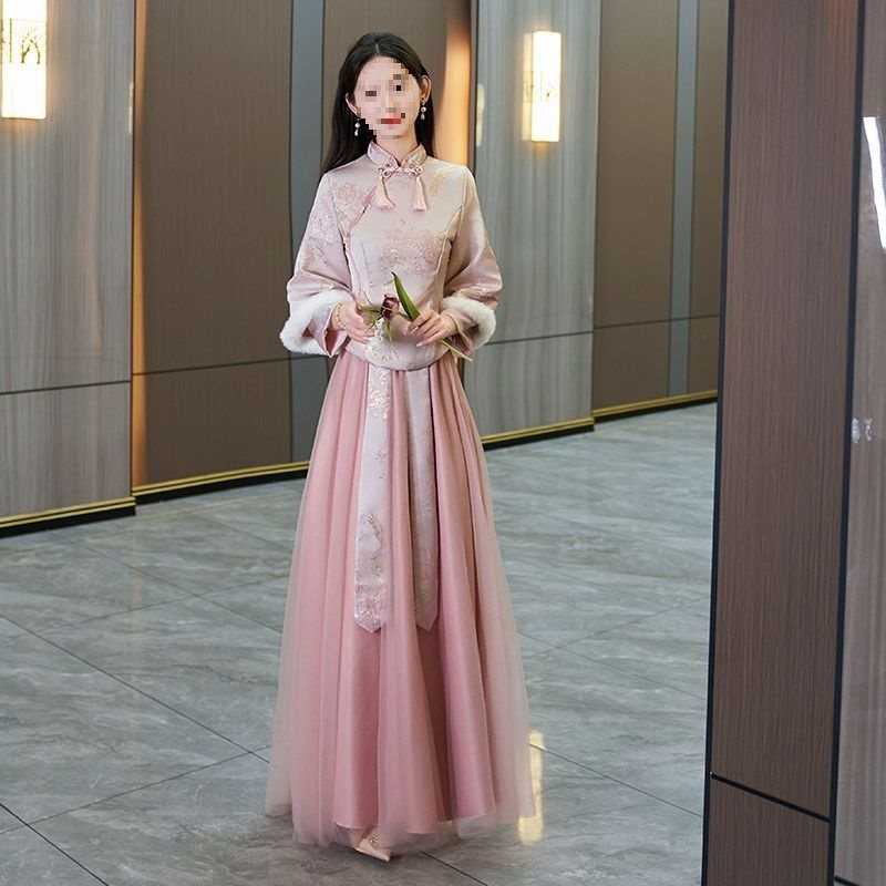 Hiina stiilis pruutneitsidekleit A-liinilise silueti, U-kujuline kaelus, ilma varrukateta, satiin 395