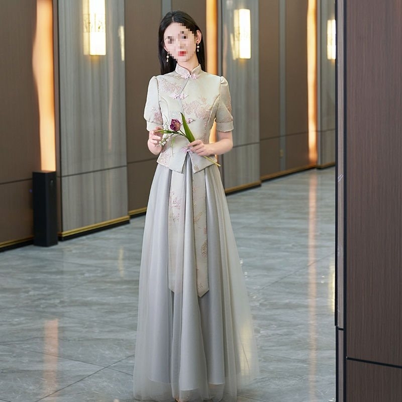 Hiina stiilis pruutneitsidekleit A-liinilise silueti, U-kujuline kaelus, ilma varrukateta, satiin 395