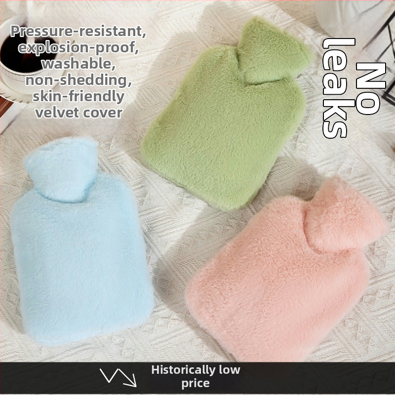 Voda naplnená teplovodná fľaša s prikrývkou z imitácie zajačika, zosilnený vnútorný PVC plášť, ohrev napĺňaním vodou, teplé aj studené používanie