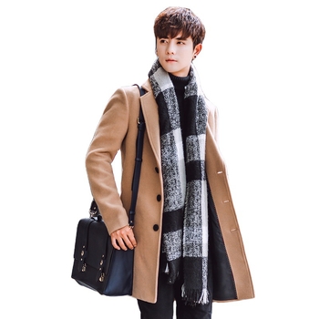 Vilnas mētelis ar poliestera odiju, apkakle lāpība, vienrindu aizdare, vidēja garuma, šaurs siluets