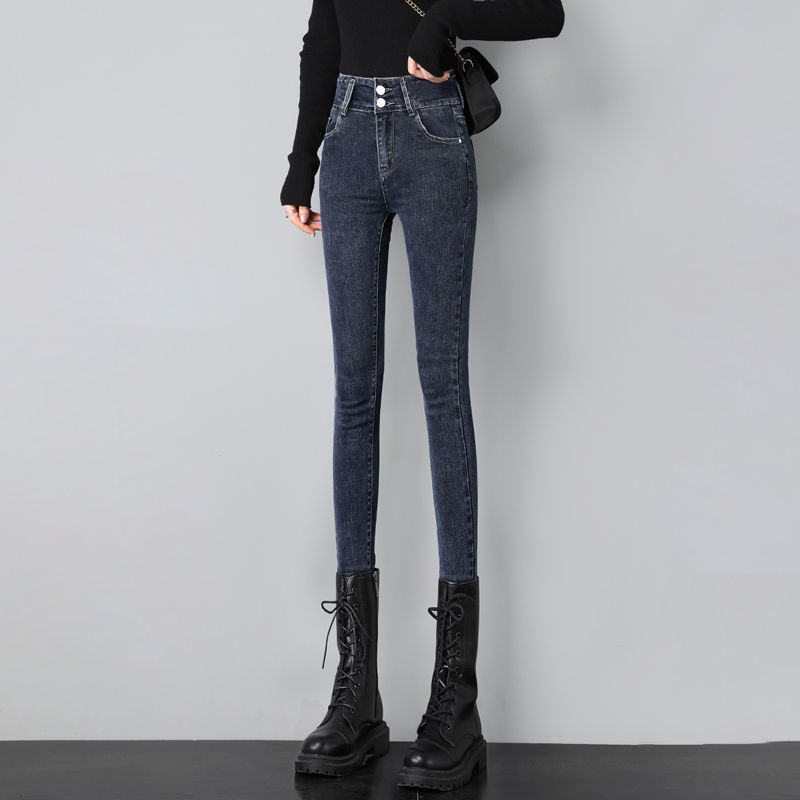 Női denim nadrág, magas derék, szűk ceruzaszárú fazon, cropped hossz, homokmosott felület (Denim; magas derék; ceruzaszárú; cropped; homokos mosás)