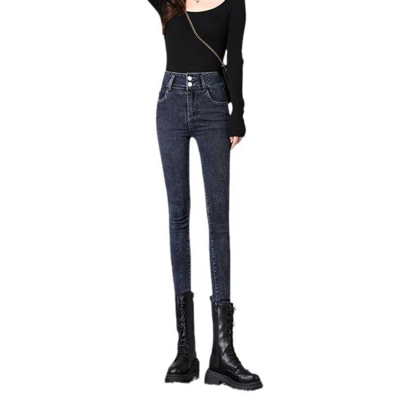 Női denim nadrág, magas derék, szűk ceruzaszárú fazon, cropped hossz, homokmosott felület (Denim; magas derék; ceruzaszárú; cropped; homokos mosás)