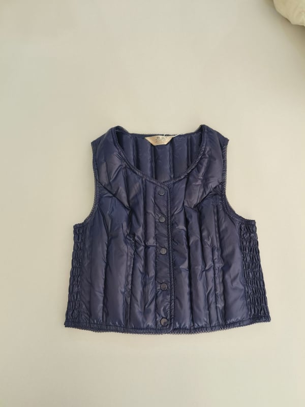 Fengyi sieviešu dūnu veste, īss siluets, apaļš kakls, priekšējais rāvējslēdzējs, pildījums: balta pīļu pūka, galvenā auduma sastāvs: poliester (95%+)