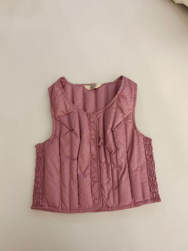 Fengyi sieviešu dūnu veste, īss siluets, apaļš kakls, priekšējais rāvējslēdzējs, pildījums: balta pīļu pūka, galvenā auduma sastāvs: poliester (95%+)