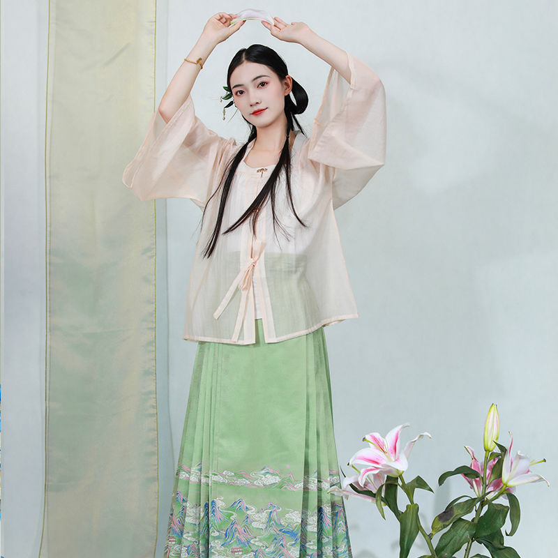 Hanfu kleita ar kalnu un upju ainavu motīvu, zelta izšūšana, retro stils, izšūta Ma Mian svārku daļa, poliesters 70–80%, pavedienu krāsošana