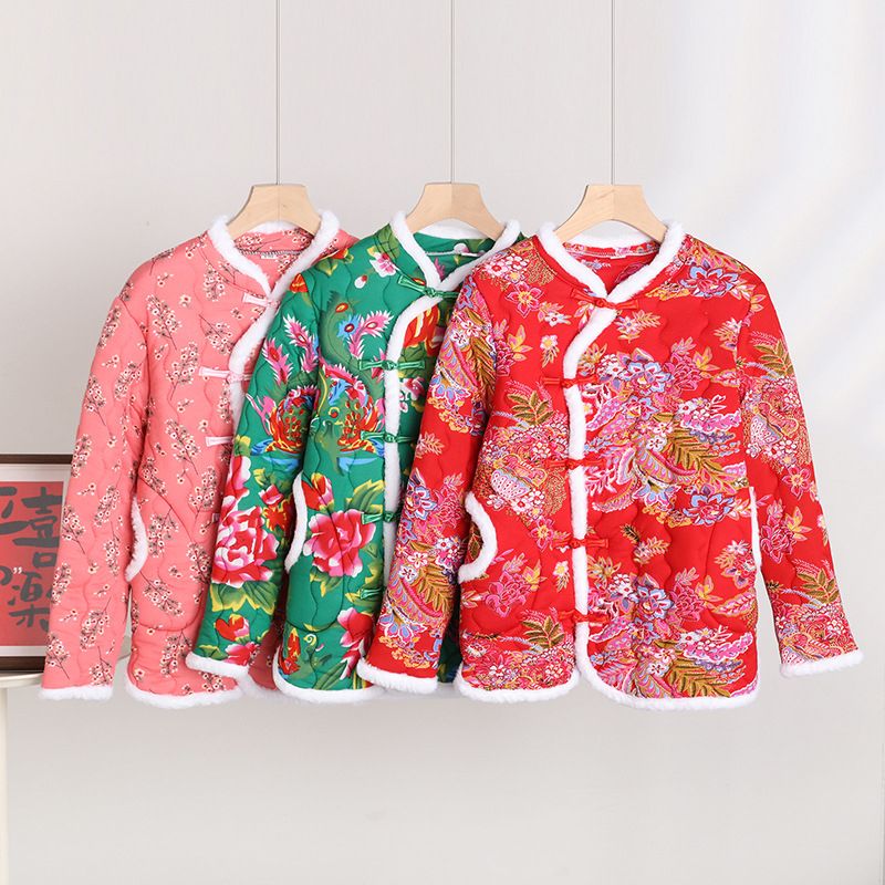 Памучно подплатено палто със сваляема яка от изкуствена козина, подплатено от флис, с тесен силует и флорален мотив