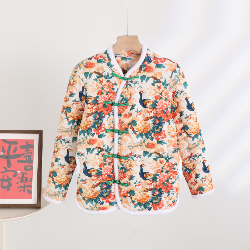 Памучно подплатено палто със сваляема яка от изкуствена козина, подплатено от флис, с тесен силует и флорален мотив