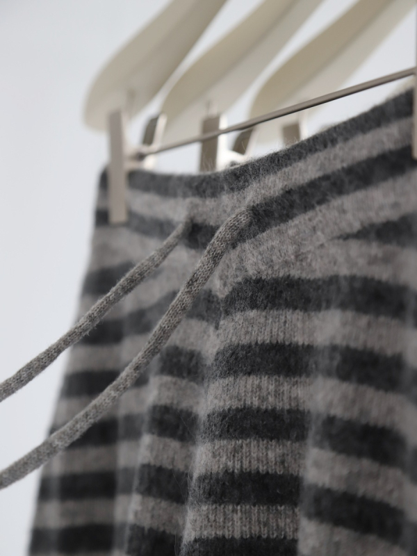 Корейски стил: трикотажни широки панталони с райета и висока талия, вълнен трикотаж, средна дължина