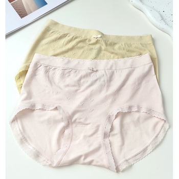 Sieviešu bezšuvju apakšbikses ar vidējo jostu – elpojošas, antibakteriālas; Jacquard audums no regenerētās celulozes; starplika no kokvilnas 90–95%