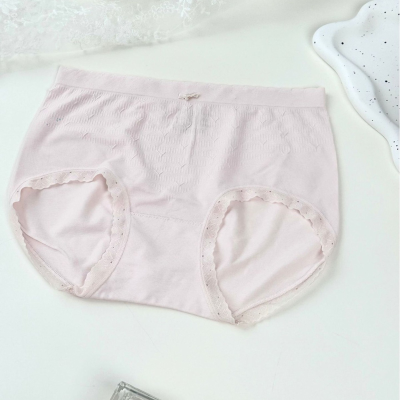 Sieviešu bezšuvju apakšbikses ar vidējo jostu – elpojošas, antibakteriālas; Jacquard audums no regenerētās celulozes; starplika no kokvilnas 90–95%