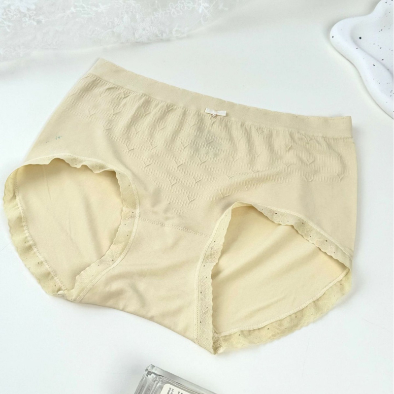 Sieviešu bezšuvju apakšbikses ar vidējo jostu – elpojošas, antibakteriālas; Jacquard audums no regenerētās celulozes; starplika no kokvilnas 90–95%