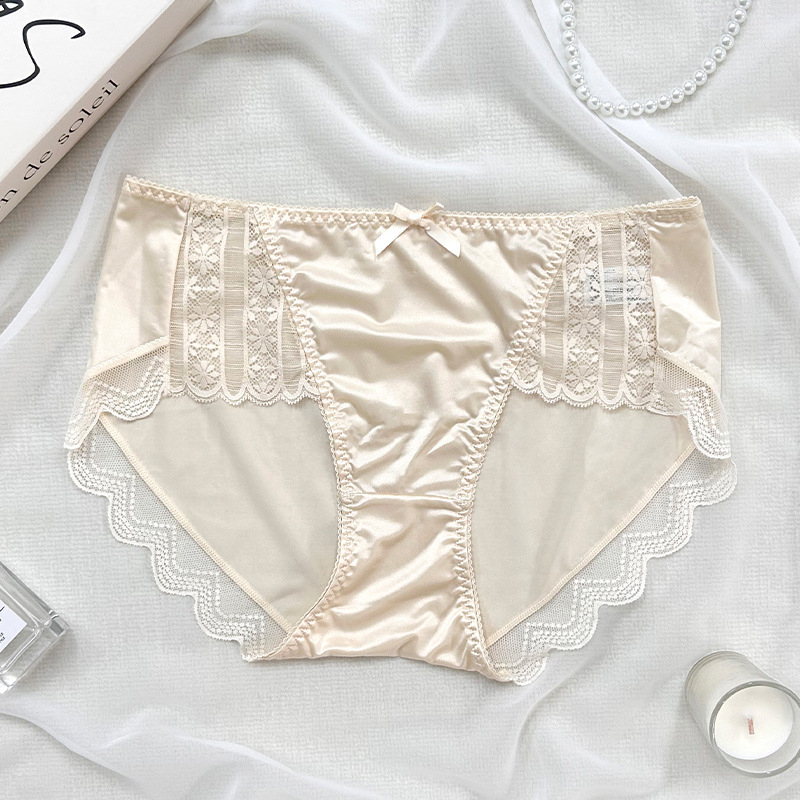 Sieviešu mežģīņu apakšveļa no viskozes, viduklis vidējā līmenī, kokvilnas odere cirkšņa zonā, antibakteriāla, adīta mežģīne, loku motīvs