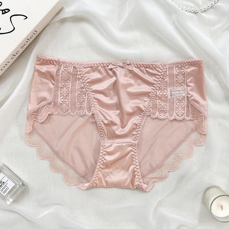 Sieviešu mežģīņu apakšveļa no viskozes, viduklis vidējā līmenī, kokvilnas odere cirkšņa zonā, antibakteriāla, adīta mežģīne, loku motīvs