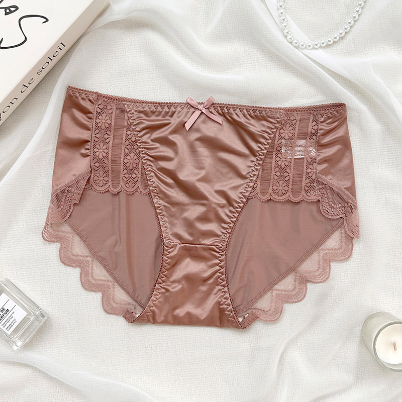 Sieviešu mežģīņu apakšveļa no viskozes, viduklis vidējā līmenī, kokvilnas odere cirkšņa zonā, antibakteriāla, adīta mežģīne, loku motīvs