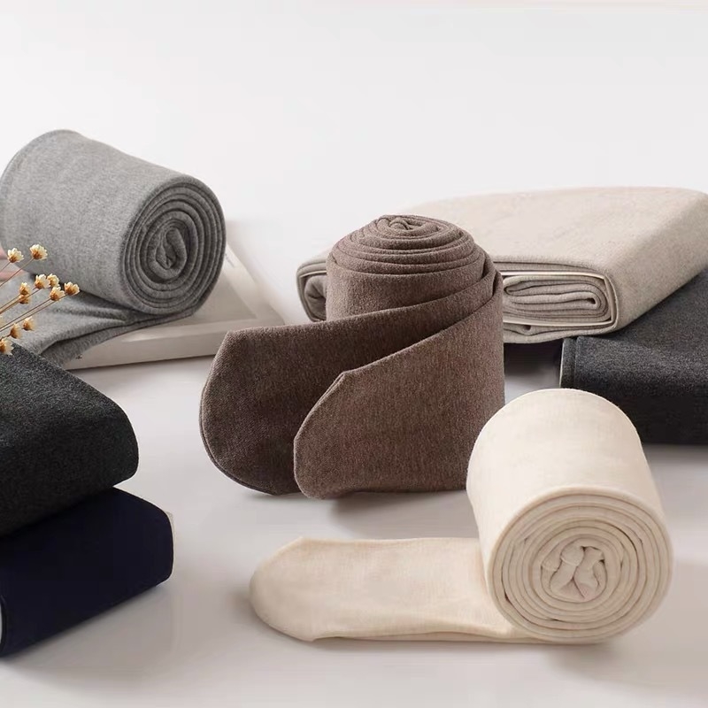 Ženske pamučne fleece termo tajice - podizanje stražnjice, oblikovanje, otporne na nabiranje naborima; srednja debljina; sadržaj pamuka 50–70%