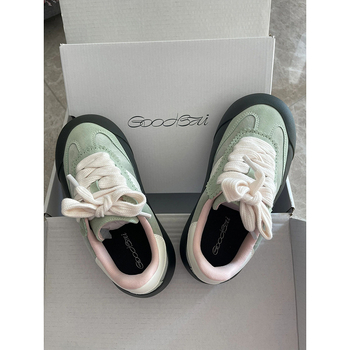 Sieviešu ikdienas sporta apavi, zems augšējais apvalks, virsmas materiāls no super šķiedras, gumijas zole, auklu aizdare