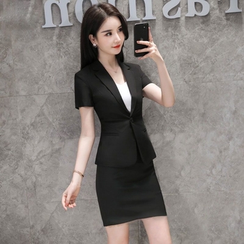 Sieviešu vasaras kostīms ar jaku un svārkiem – biroja stilam, rayon audums, ar īsiem piedurknēm, 2025. gads