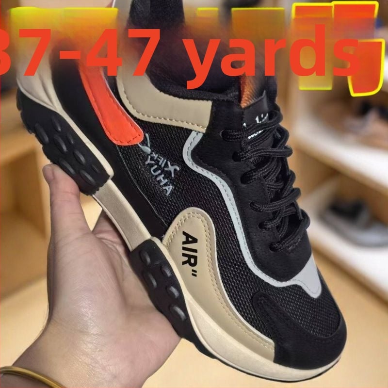 Vyriniai kasdieniai sportbačiai su blokų raštu, viršus iš sintetinės odos, EVA vidpadis, injekciniais forma padas, raišteliai