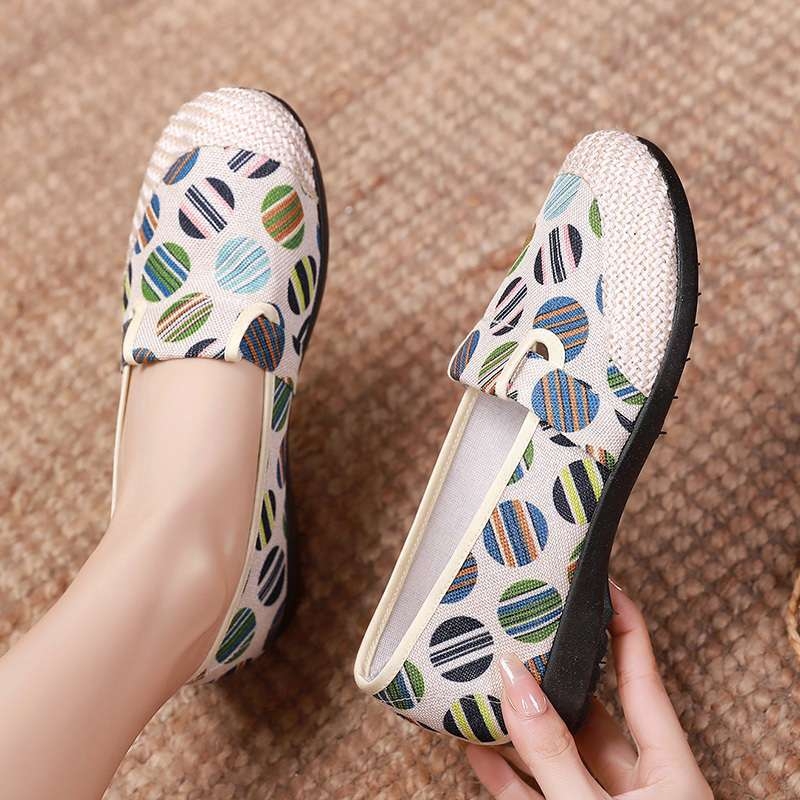 Ženske slip-on tenisice od platna, prozračne, gumena podplat, srednja visina, klin 4–6 cm