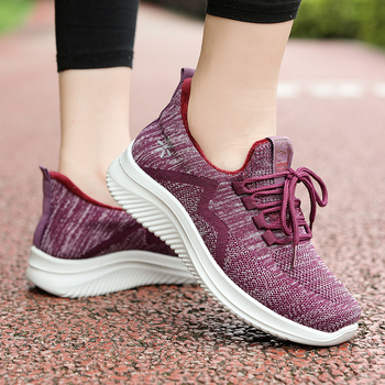 Sieviešu ziemas staigāšanas apavi, auduma augšdaļa, priekšējais šņorējums, apaļš purns, zemais papēdis 1–3 cm, neslīdoša zole