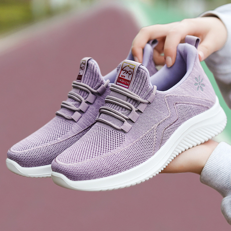 Sieviešu ziemas staigāšanas apavi, auduma augšdaļa, priekšējais šņorējums, apaļš purns, zemais papēdis 1–3 cm, neslīdoša zole