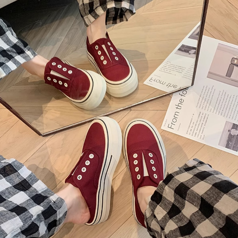 Naistele kanvas kingad, hingavadad, kõrgust suurendava paksu tallaga, igapäevased nöörid, madal ülaosa