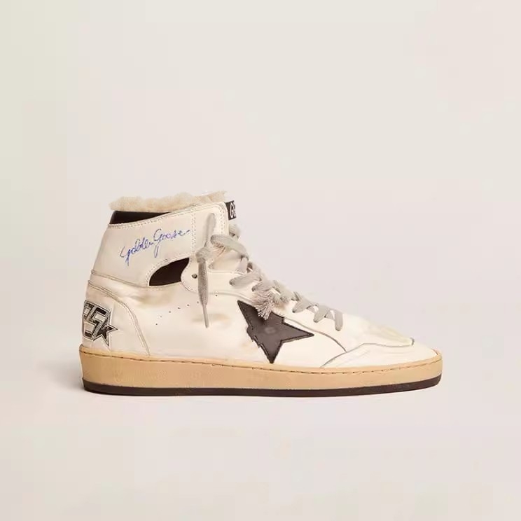 Uniszex magas szárú tornacipő első réteg marhabőrből, vintage distressed minta, kézzel festett graffiti dizájn, beépített magasság-növelő, gumitalp