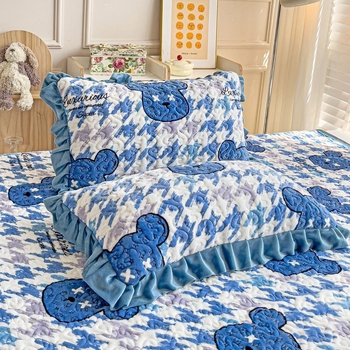 Navlaka za jastuke od mliječne velur tkanine, quiltana s čipkom, topla; 96% mliječni velur/vlakno proteina mlijeka; broj vlakana >150; reaktivno bojanje